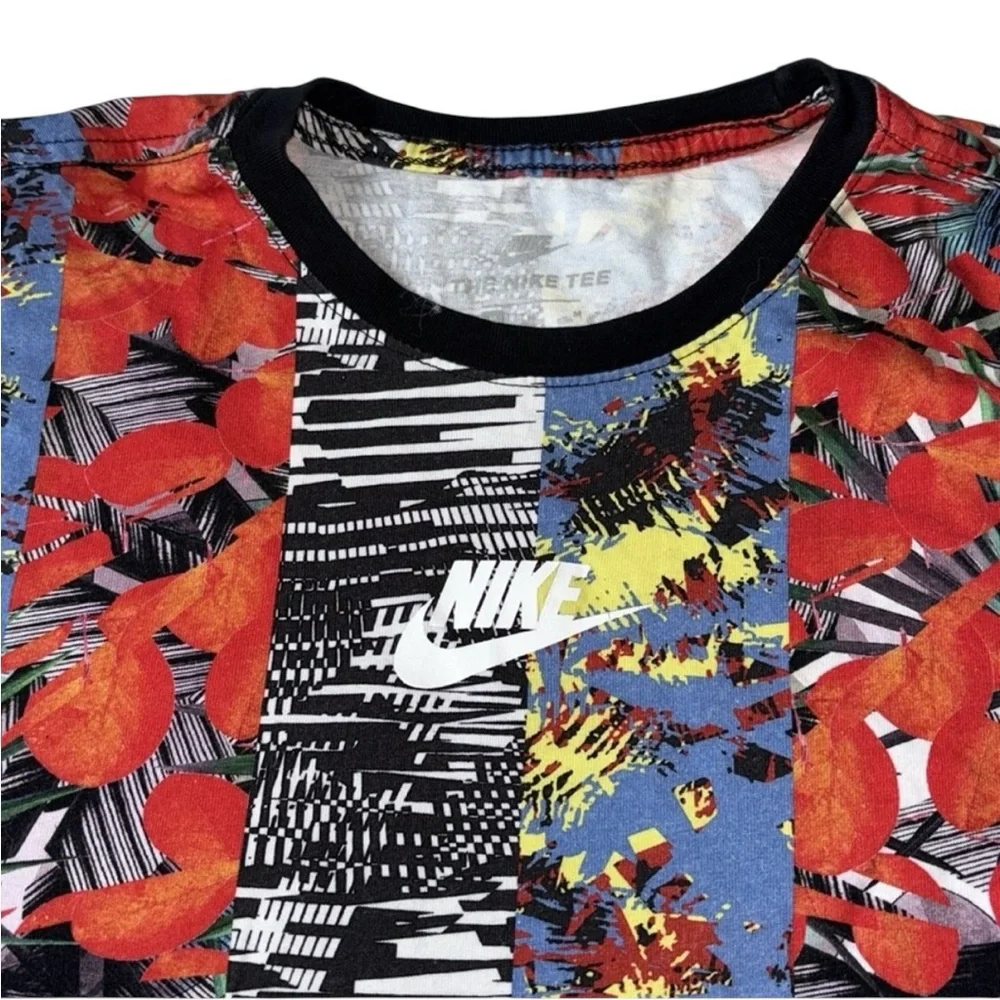 Nike Sportswear Miami Wynwood Print T-Shirt Size Medium - Picture 2 of 7